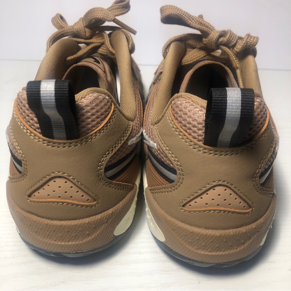 Nike JAM Women's Sneakers FN0314-200, Dark Driftwood/Hemp/Sail/Black) Size 10 - Picture 7 of 9